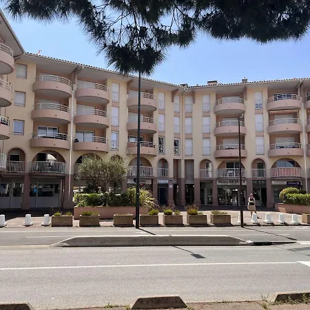 A Avec Terrasse Et Menage Inclus - Fr-1-226a-66